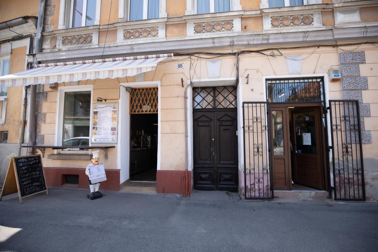 Studio Manzur Brasov Luaran gambar