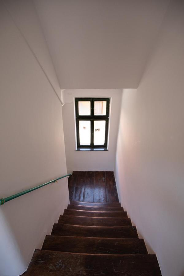 Studio Manzur Brasov Luaran gambar
